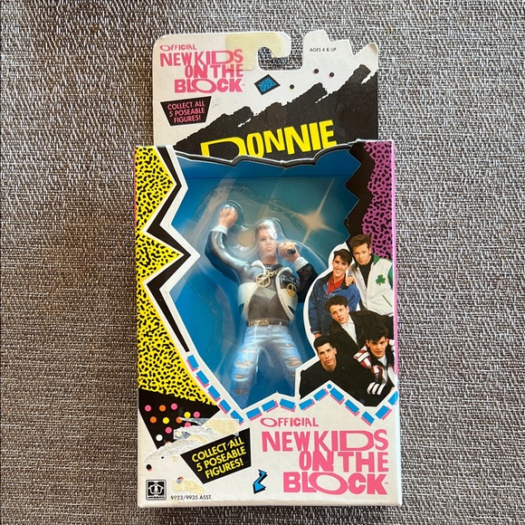 Vintage 1990 Official New Kids On The Block DONNIE Sealed Poseable Figurine - Picture 1 of 7